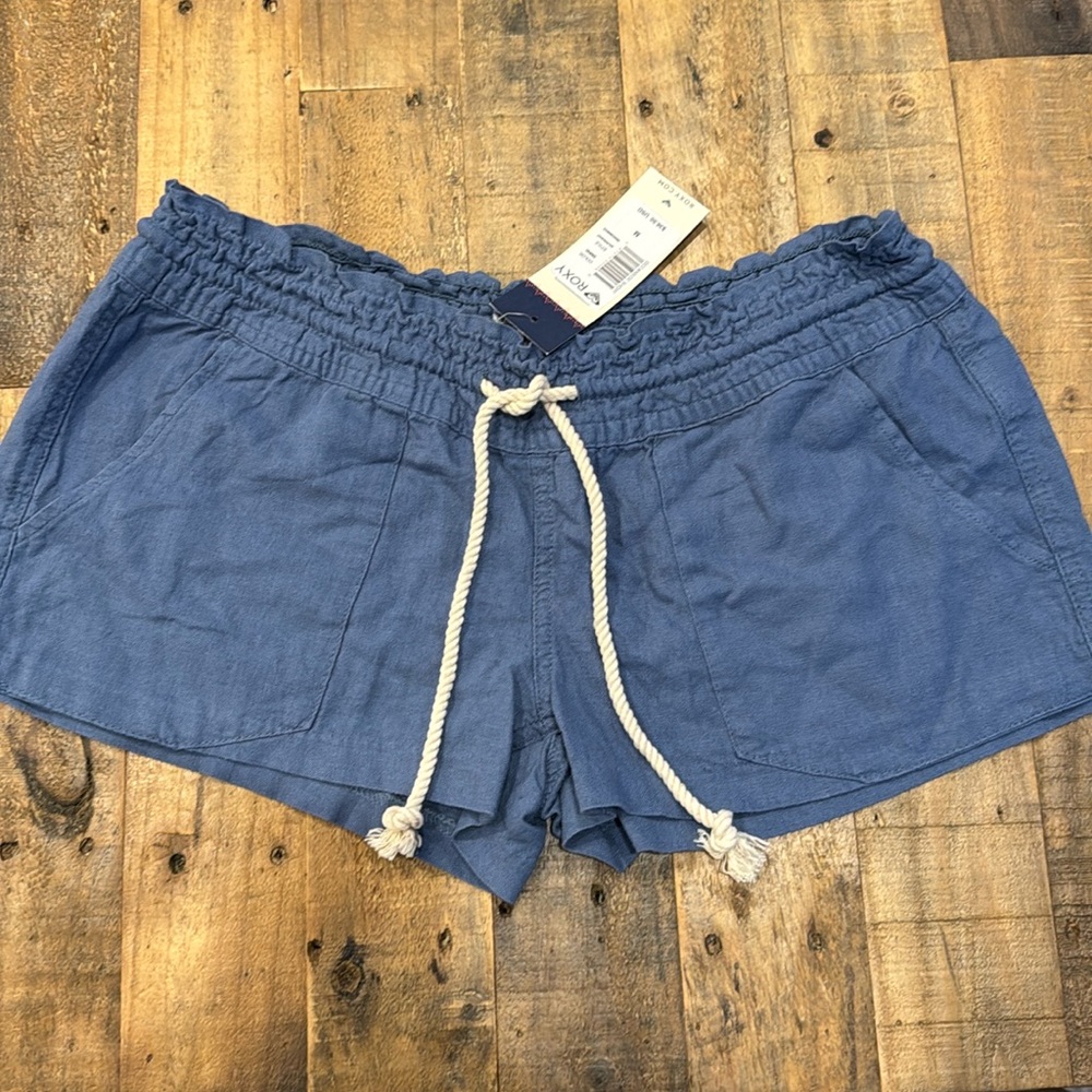 NWT Roxy women’s cargo packet short. size M
